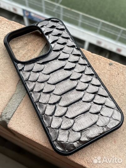 Чехол из натуральной кожи питона для iPhone 14