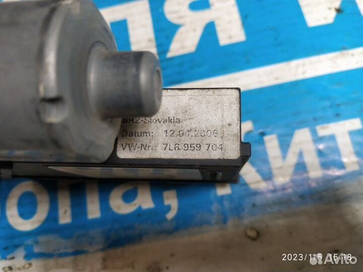 Мотор стекла задний правый VW Touareg 7L 03-10