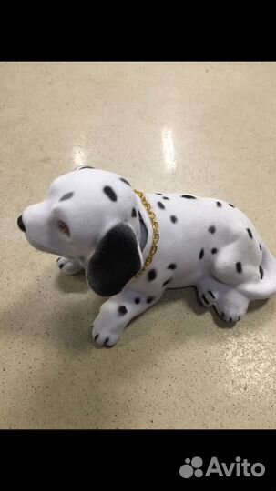 Собачка декоративная в автомобиль