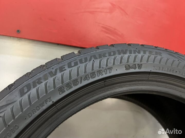 Bridgestone Blizzak LM005 DriveGuard 225/45 R17