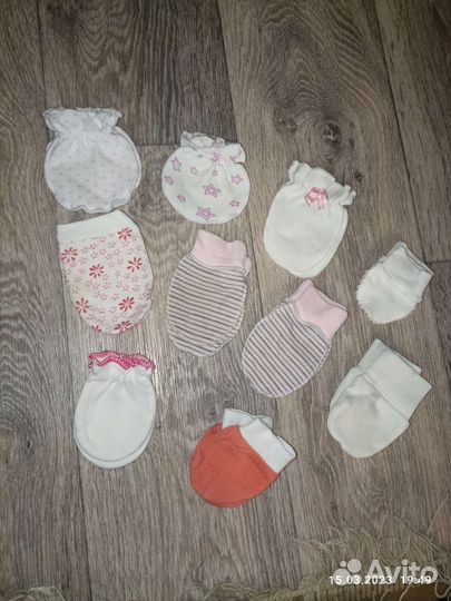 Шапочки, носочки, царапки для детей