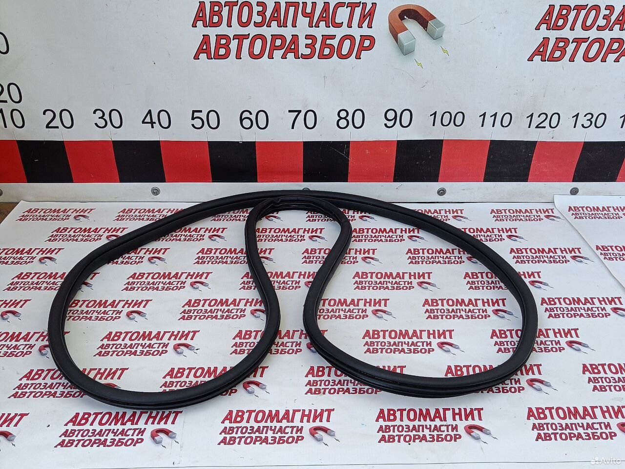 Уплотнитель двери передней правой Чанган Уни-В