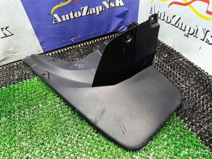 Брызговик задний левый Toyota Land Cruiser Prado