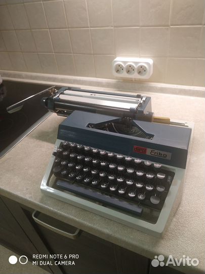 Печатная пишущая машинка