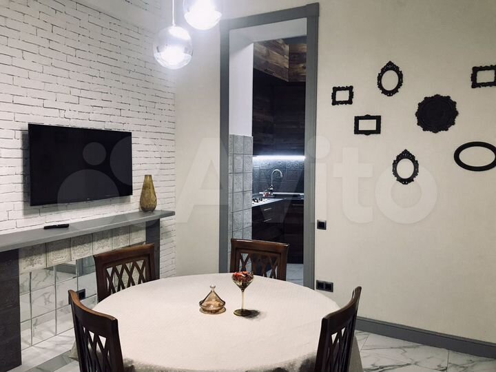 2-к. квартира, 42 м², 1/4 эт.