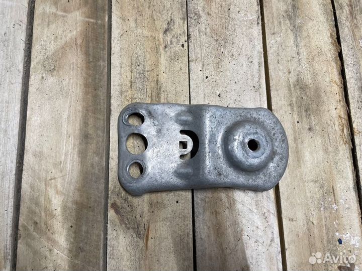 Кронштейн подрамника задний Bmw 320D G20 B47D20B