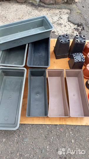 Горшки,ящички и леечки для цветов б.у