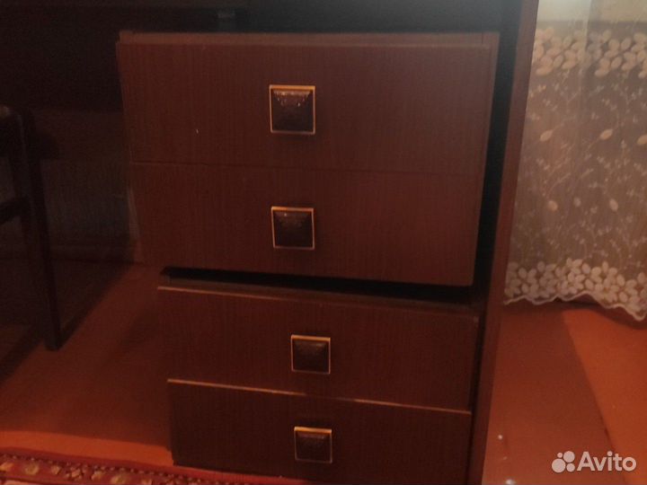 Письменный стол