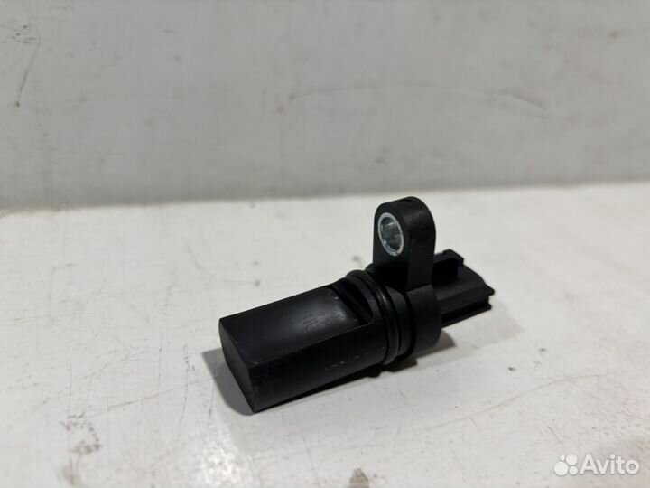 Датчик положения коленвала Nissan Primera