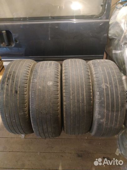 Michelin Agilis 215/70 R16 100T