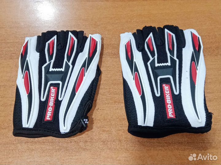 Перчатки без пальцев