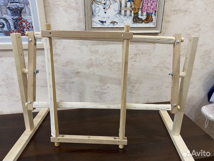 Станок для вышивки: стойки универсальны и две рамы