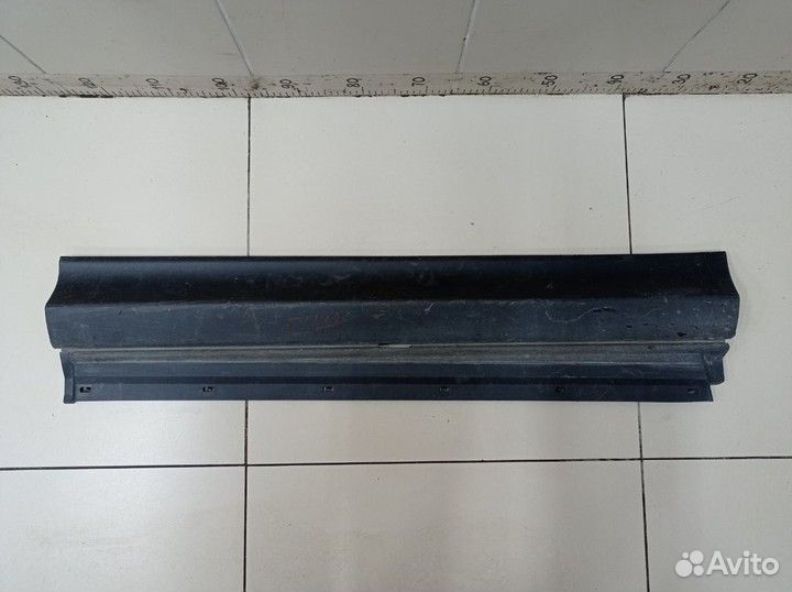 Молдинг двери передней правой Toyota RAV4