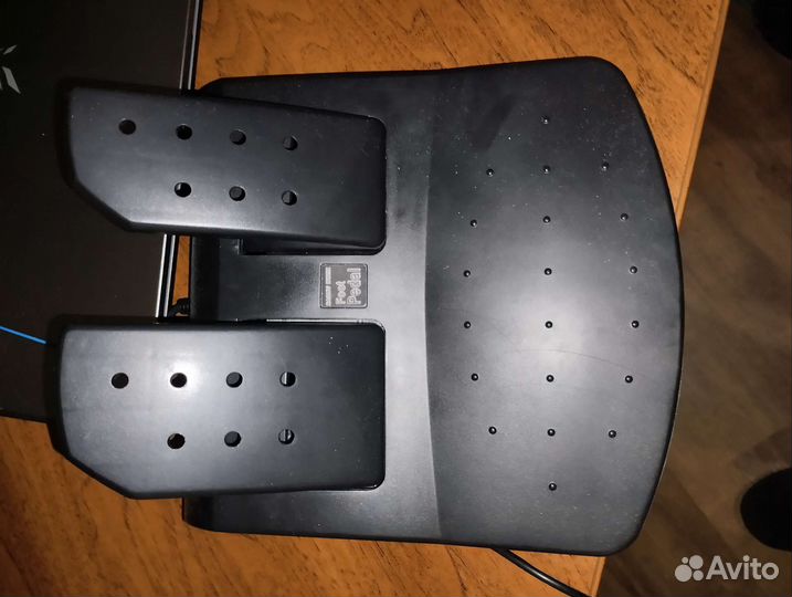 Игровой руль sven GC-W500 с педалями