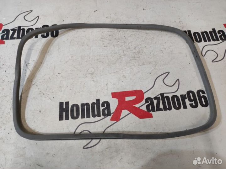 Уплотнитель люка Honda Cr-V 2 RD8 K20A4 2006