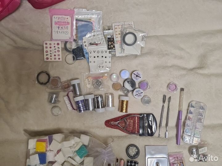 Материалы для наращивания и покрытия ногтей