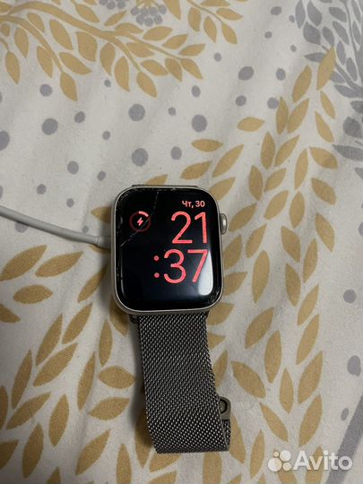 Часы apple watch se 44 mm