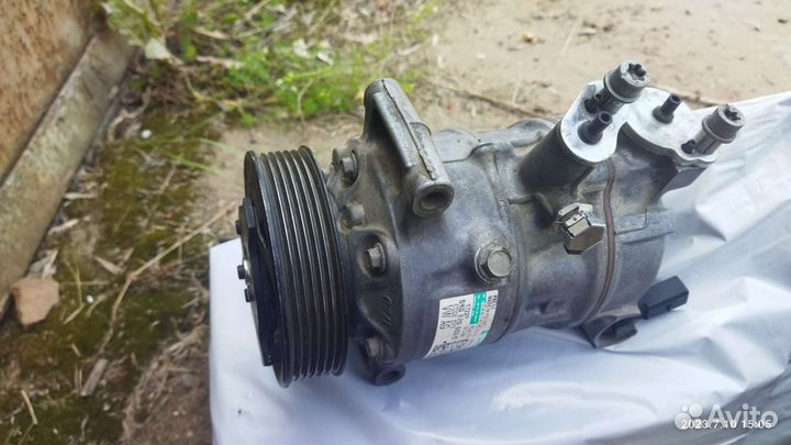 Компрессор кондиционера VAG