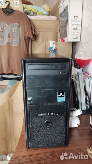 Настольный компьютер с монитором