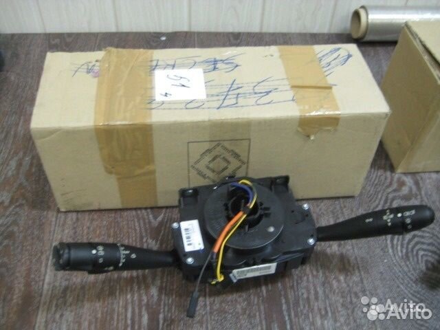 Переключатель 6239VL Citroen C2, Peugeot 1007