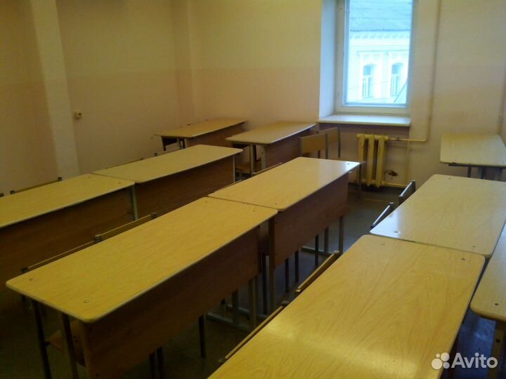 Школьная парта и стул