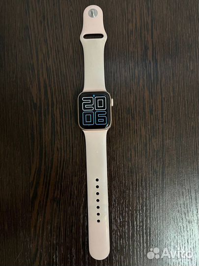 Часы Apple Watch 5