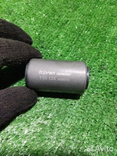 Сайлентблок кронштейна кпп Volkswagen Transporter