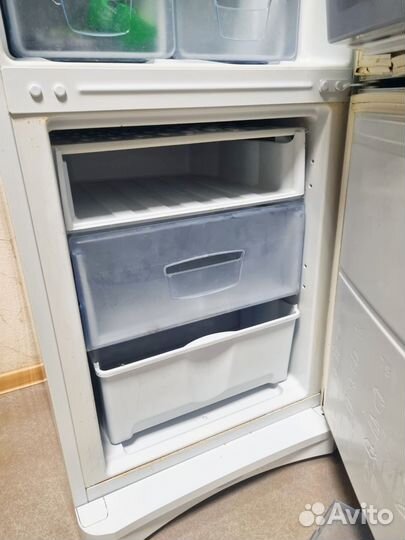 Холодильник indesit