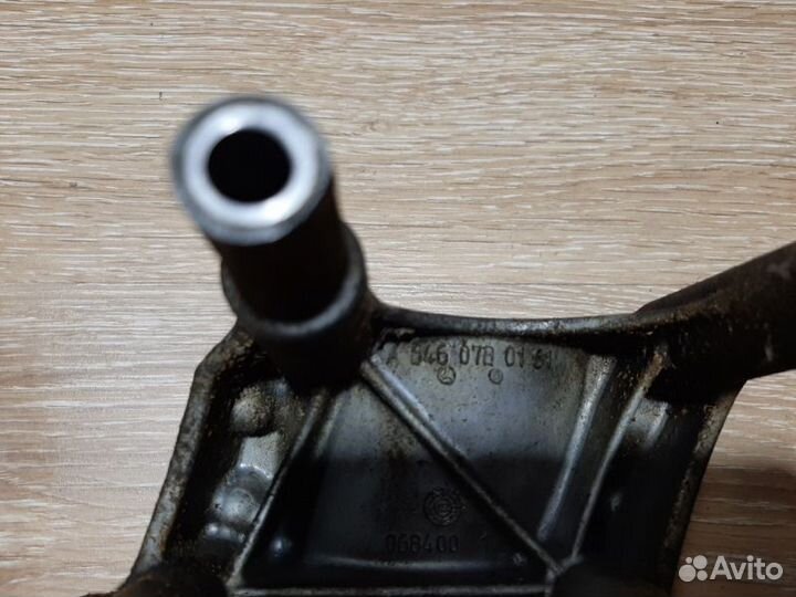 Кронштейн двигателя Mercedes-Benz Vito W639 2004