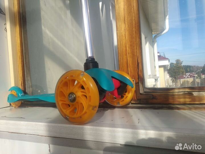 Самокат новый трёхколёсный