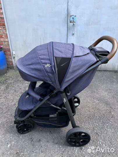 Коляска прогулочная Joie Signature