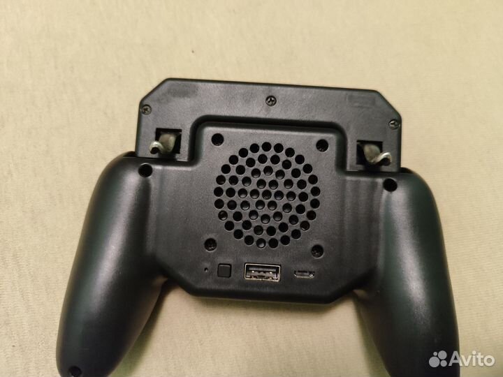 Игровой контролер на телефон с охлождением