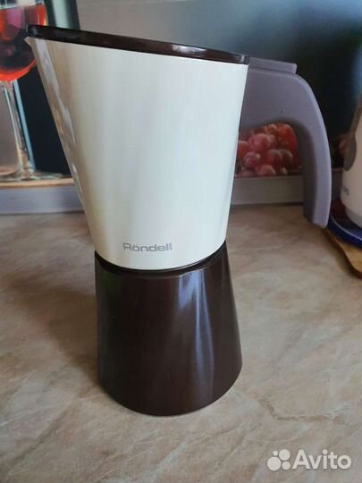 Гейзерная кофеварка Röndell