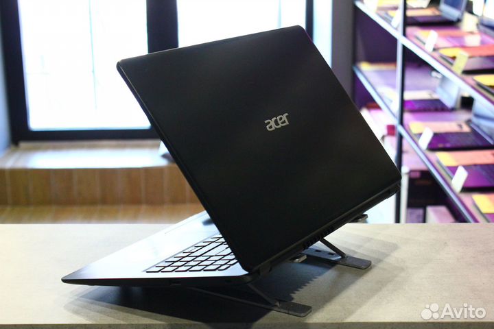 Тонкий ноутбук Acer Aspire