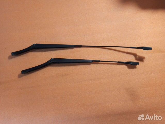 Поводок стеклоочистителя Volkswagen Jetta 5