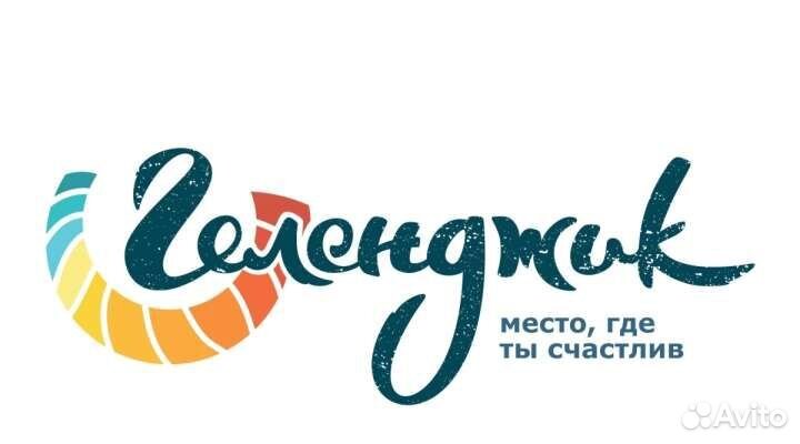Официант в кафе 