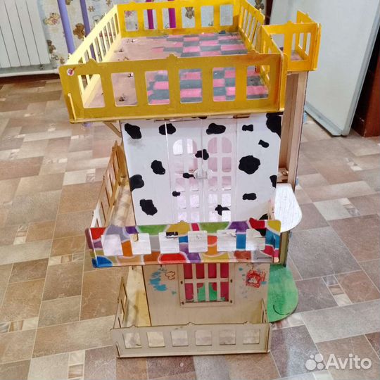 Домик кукольный