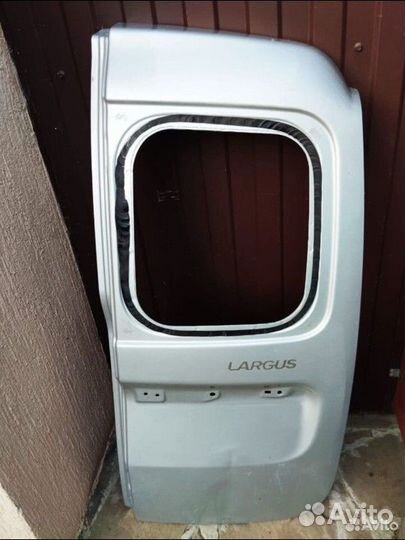 Задняя дверь на LADA largus