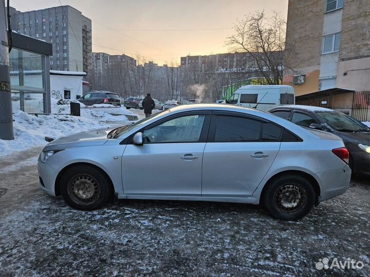 Chevrolet Cruze 1.6 МТ, 2010, 135 000 км