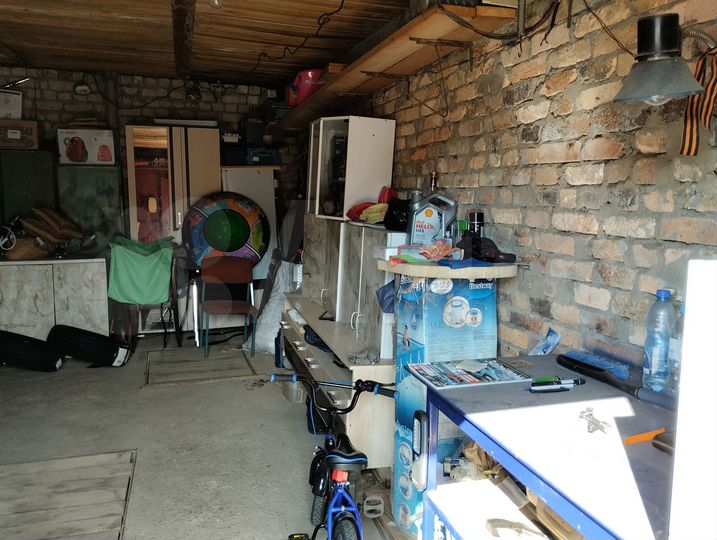 Гараж, > 30 м²