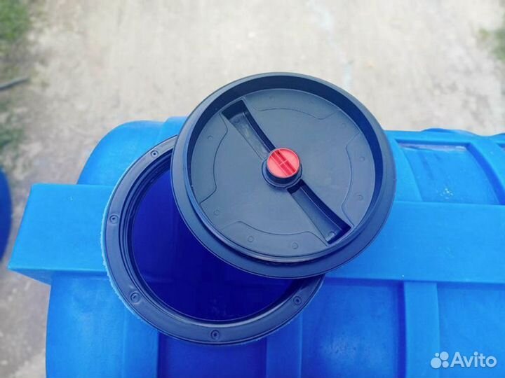 Емкость пластиковая для перевозки воды, кваса