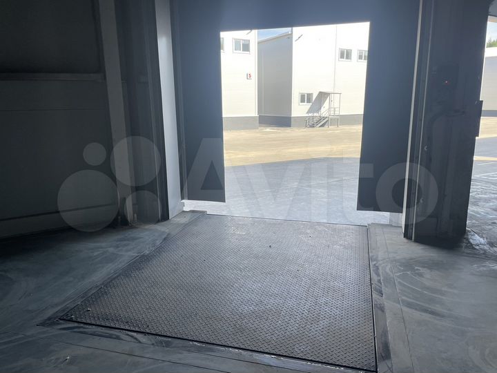 Склад, 1300 м²