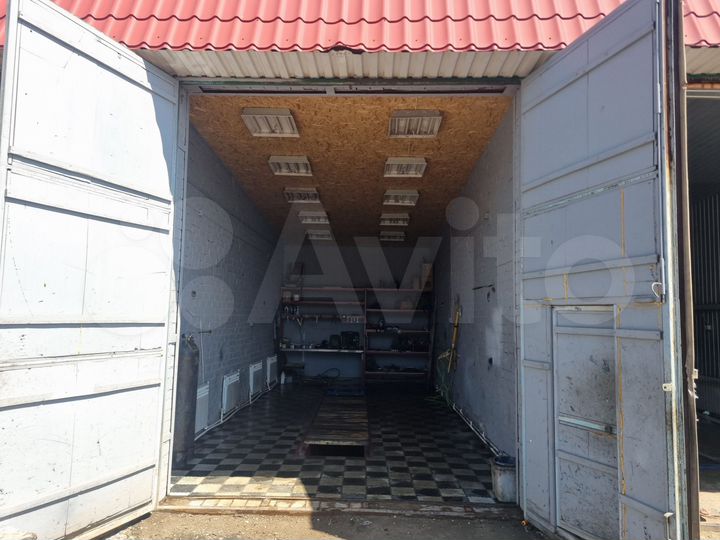 Гараж, > 30 м²