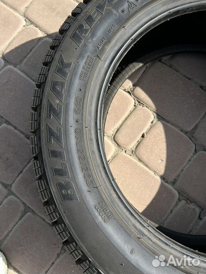 Bridgestone Blizzak Revo GZ 205/55 R16