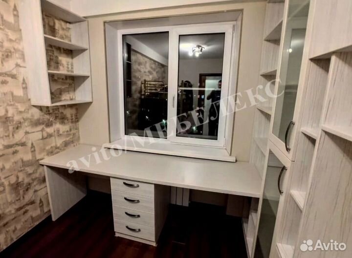 Рабочая зона у окна