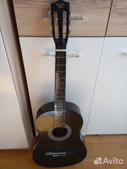 Акустическая гитара