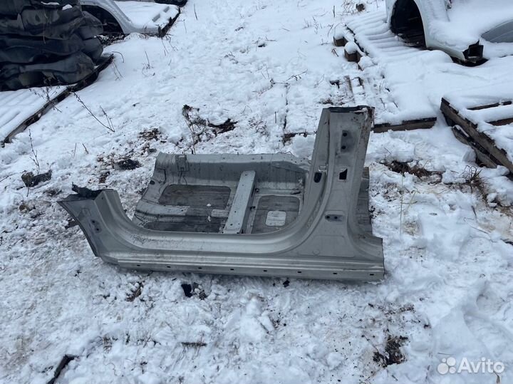 Порог стойка левый Kia Rio X-line