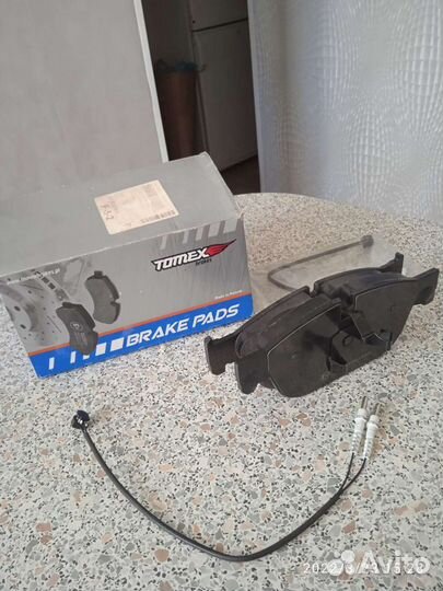 Тормозные колодки передние на пежо и ситроен