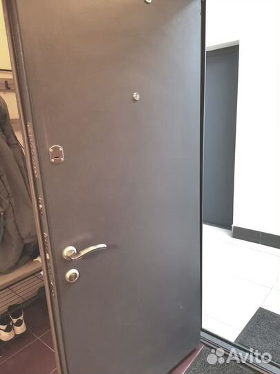 Дверь входная железная