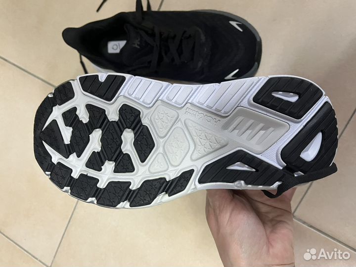 Кроссовки Hoka